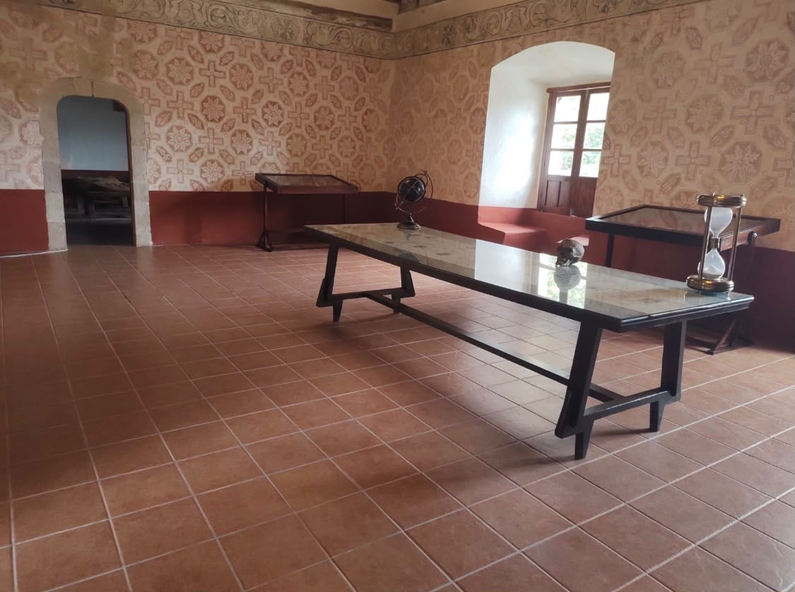 Biblioteca del antiguo convento de San Juan Bautista